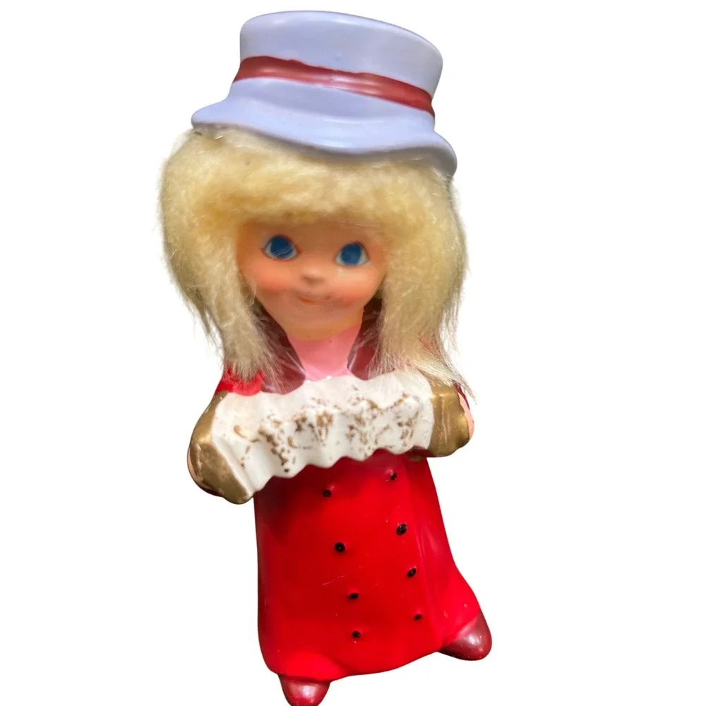 Vintage Napco Christmas Carolers Figurines With  Blonde Hair Japan 8385 set two